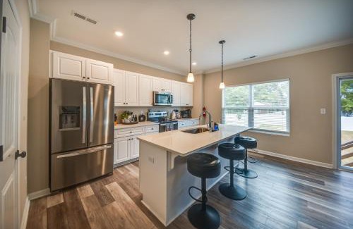 East Ocean View House | Walk to Beach Group Getaway in Coastal Virginia