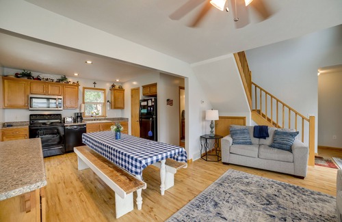 Edinboro Cottage | Walk to Beach, Lake Edinboro Views: 'Camp Dickson'