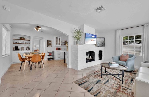 Lauderdale Beach House | Walk to beach/two cottages/swimming pool/hot tub/Surf and Sand/RESlDENCES