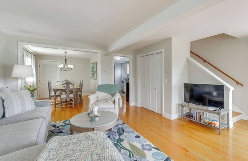 East Haven House | Walk to Beaches: Sunny East Haven Home w/Grill