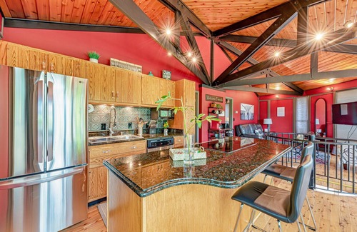 Bedford House | Walk to Bedford Springs from the "Round House" with an Amazing golf course view!
