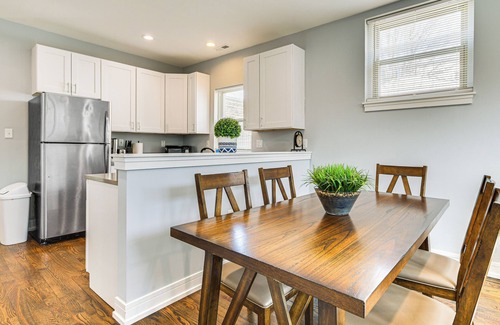 Bucktown Apartment | Walk to Blue Line: Sleek Apartment in Bucktown!
