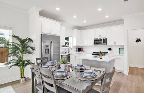 Downtown House | Walk to Downtown Marina Views Balcony King BBQ Grill 4 TVS Pet Friendly