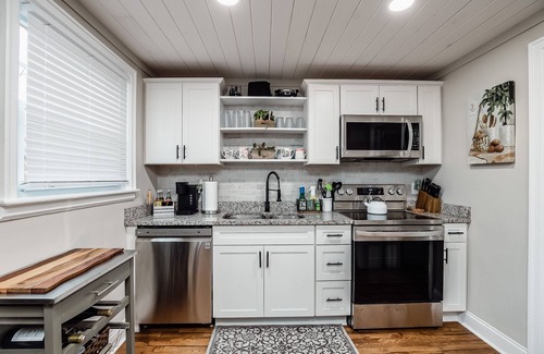 Bristol House | Walk to Downtown! Pet-Friendly + Fenced Yard
