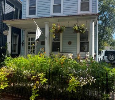 Annapolis House | Walk to Everything Historic Arts District