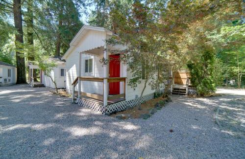 Cobb House | Walk to Golf Course Cobb Mountain Nature Escape