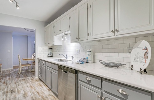 Sea Pines Condo | Walk to Harbour Town: Quaint Sea Pines Gem