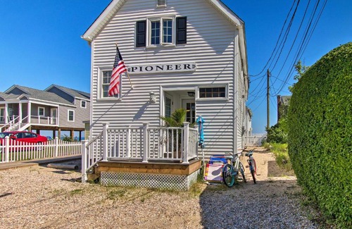 Old Lyme Apartment | Walk to Hawks Nest Beach Coastal Old Lyme Apt
