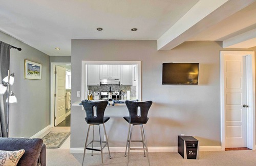 Point Richmond Apartment | Walk to Keller Beach: Waterfront Studio w/Hot Tub