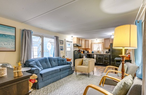 Caseville Cottage | Walk to Lake Huron: Pet-Friendly Caseville Cottage