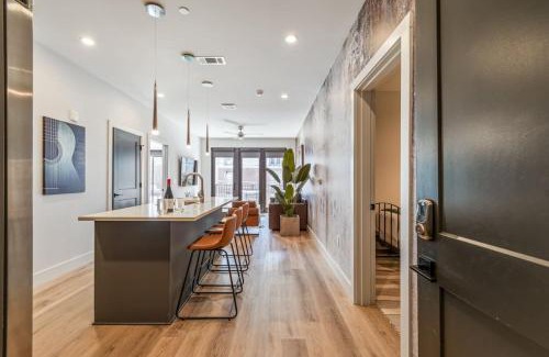 West End House | Walk to Nightlife, Vanderbilt, Minutes to Broadway