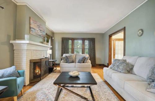 Northshore Triangle House | Walk to Notre Dame Harter Heights Hideaway