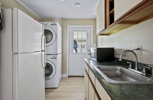 Bethany Beach House | WALK TO OCEAN/BEACH -5 BR BEACH RETREAT IN SOUTH BETHANY- 35205 Hassell Ave