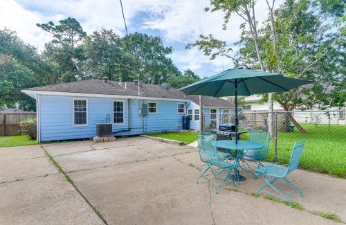 League City House | Walk to Parks and Main St Renovated League City Gem