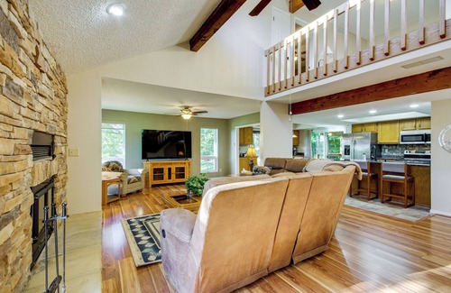 Flemington House | Walk to Pomme de Terre Lake: Pet-Friendly Escape