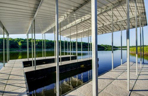 Flemington House | Walk to Pomme de Terre Lake Pet-Friendly Escape