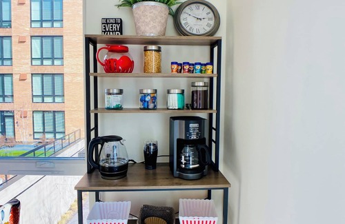 East Central Apartment | Walk To River Front Park & Convention Center +Free Assigned Parking