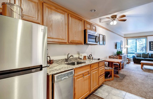 Mountain House Condo | Walk to slopes! Value Studio Condo by RedAwning