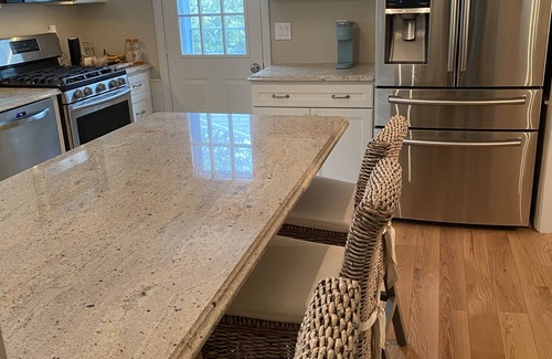 East Falmouth House | Walk to the beach from the cutest house ever!