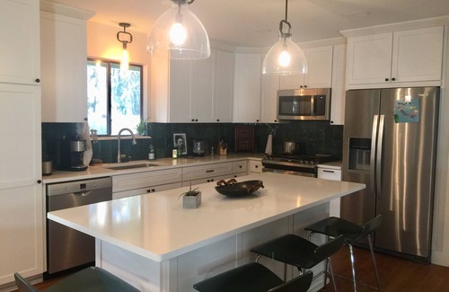 Heritage House | Walk to the crystal clear San Marcos river