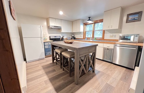 Washington Island House | Walk to the property from the ferry-Exclusive lake access for Cedar Point guests