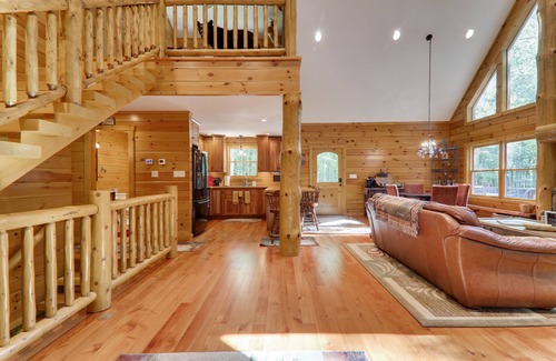 Blakeslee Cabin | Walk to the Pocono Raceway From a Custom Log Cabin