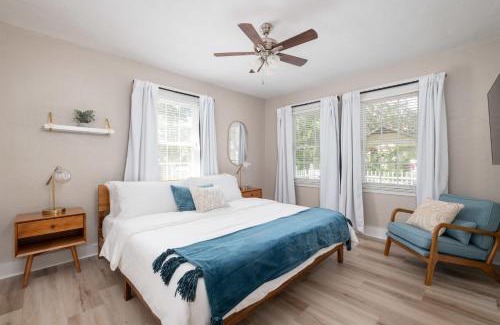 Pleasant Street House | Walk to UF & Dntwn Free Parking - Pet Friendly