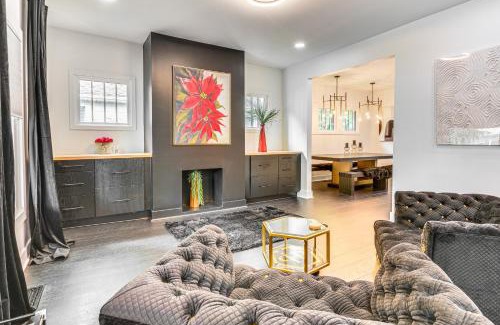 Lexington House | Walk to Uptwn Lexington Modern Retreat with Porch!