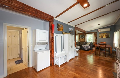 North Conway House | Walk to Village, Restaurants, Shops and Recreation