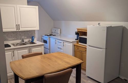 Lindsay Apartment | Walk up Studio apartment