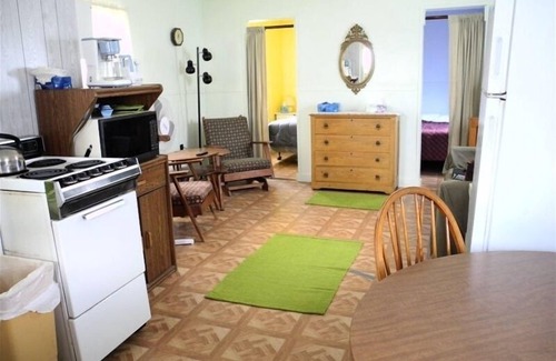 York Beach Cottage | Walk up the Driveway to York's Long Sands Beach!