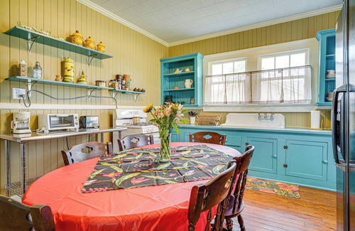 Downtown House | Walkable Dtwn Lafayette Home w/Screened Porch