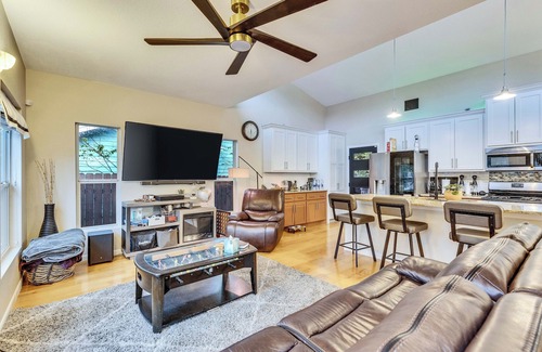 Govalle House | Walkable East Austin Oasis with Jacuzzi