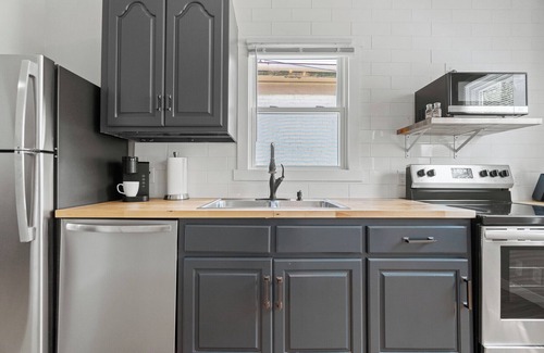 West Central House | Walkable to Downtown FW & Electric Works!