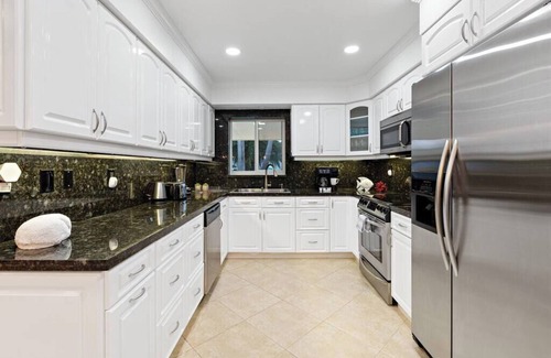 East Fort Lauderdale House | Walking distance to the beach 3Br house with pool