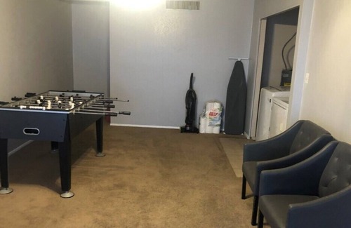 Safford House | Walking distance from Discovery Park