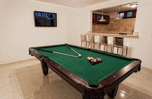 Los Lagos Villa | Walking Distance to the Beach