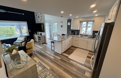 Vineyard Haven Apartment | Walking-distance to town, shops, restaurants & ferry!
