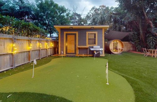 Poinciana Park House | Walking On Sunshine