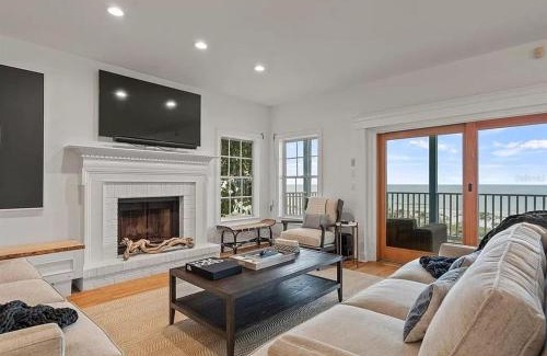 Indian Shores House | Walks On The Shore