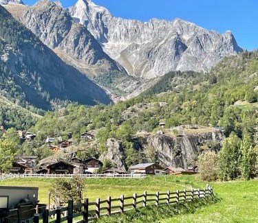 Reckingen House | Walliser Stadel