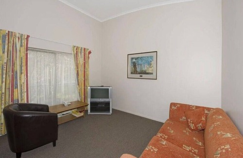 Otahuhu Hotel | Walmsley Motor Lodge
