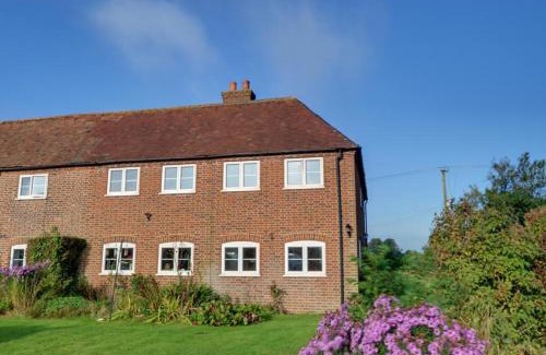 Selsted House | Walnut Cottage