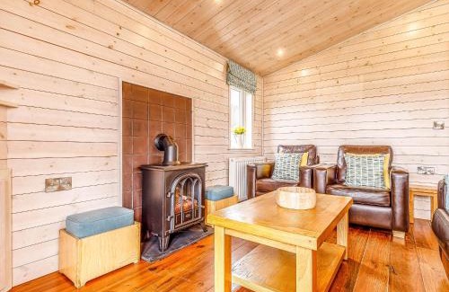 Hundall House | Walnut Lodge