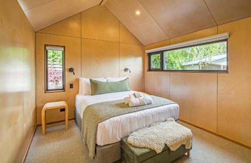 Wanaka Ski Chalet | Walnut on Russell
