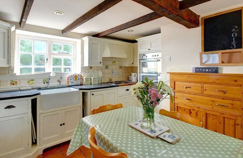 Barton Mills House | Walnut Tree Cottage - Three Bedroom House, Sleeps 6
