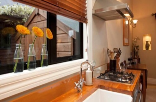 Wanaka Cottage | WANAKA COTTAGE with OUTDOOR PRIVATE SPA