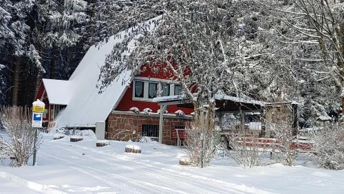 Neuhaus am Rennweg House | Wanderhütte Zum Bernhardsthal