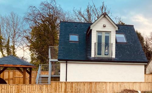 Kirkhill Apartment | 'Wardlaw View' Luxury studio apartment with stunning view