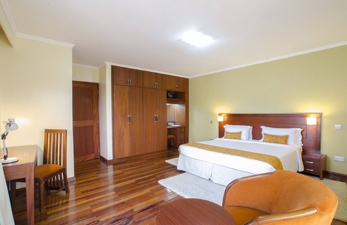 Kilimani Hotel | Waridi Paradise Hotel & Suites